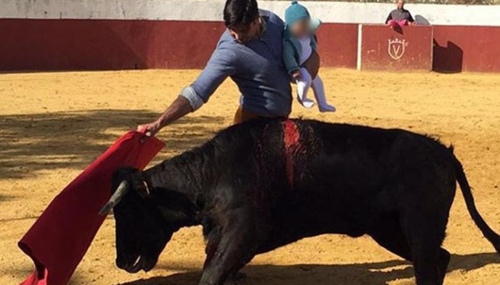 Francisco Rivera polémica foto toreando con su hija de 5 meses