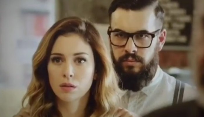 Blanca Suárez y Mario Casas hipsters en el rodaje de 'El Bar'