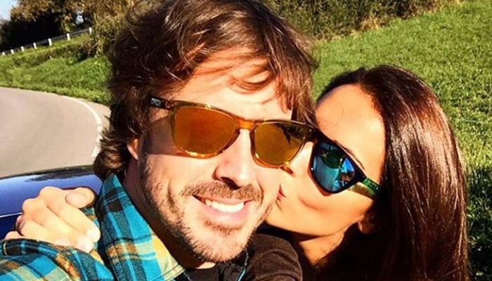 Fernando Alonso y Lara Álvarez, ¿boda en verano?