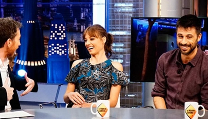 Michelle Jenner y Hugo Silva demuestran su química en 'El Hormiguero'