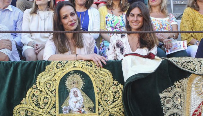 Eva González y Lourdes Montes acompañan a los hermanos Rivera en Granada